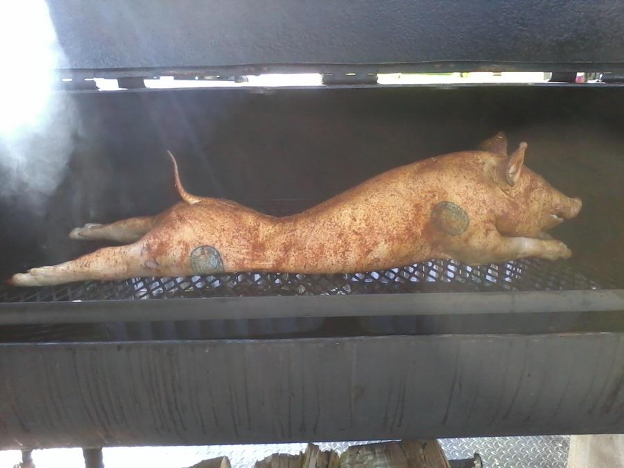 pig roast 001.jpg