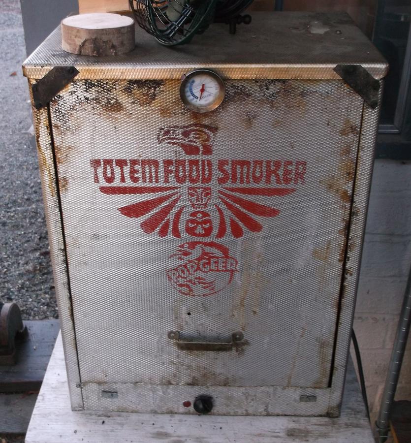 Totem Smoker.JPG